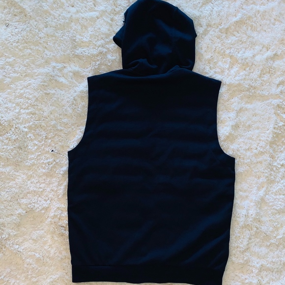 SOLD! Polo Ralph Lauren Paneled Down Performance V - Picture 2 of 6